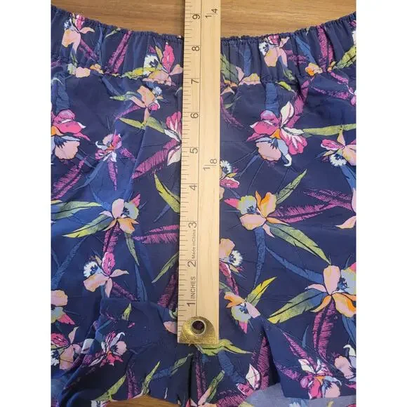 Patagonia Floral Women's Shorts - Navy and Pink - Picture 11 of 11